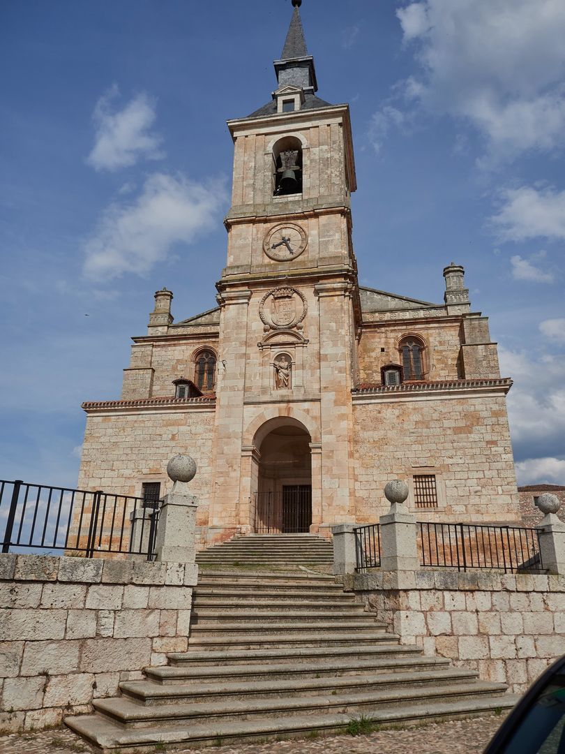 La entrada de la Iglesia de Lerma